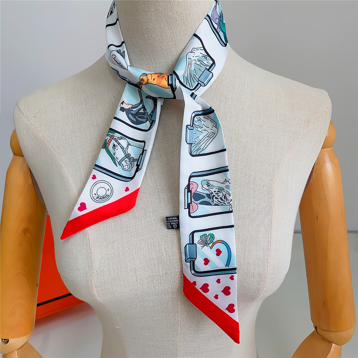 Brand Design Twill 100% Silk S - مراجعة Scarf Silk Square وسعره