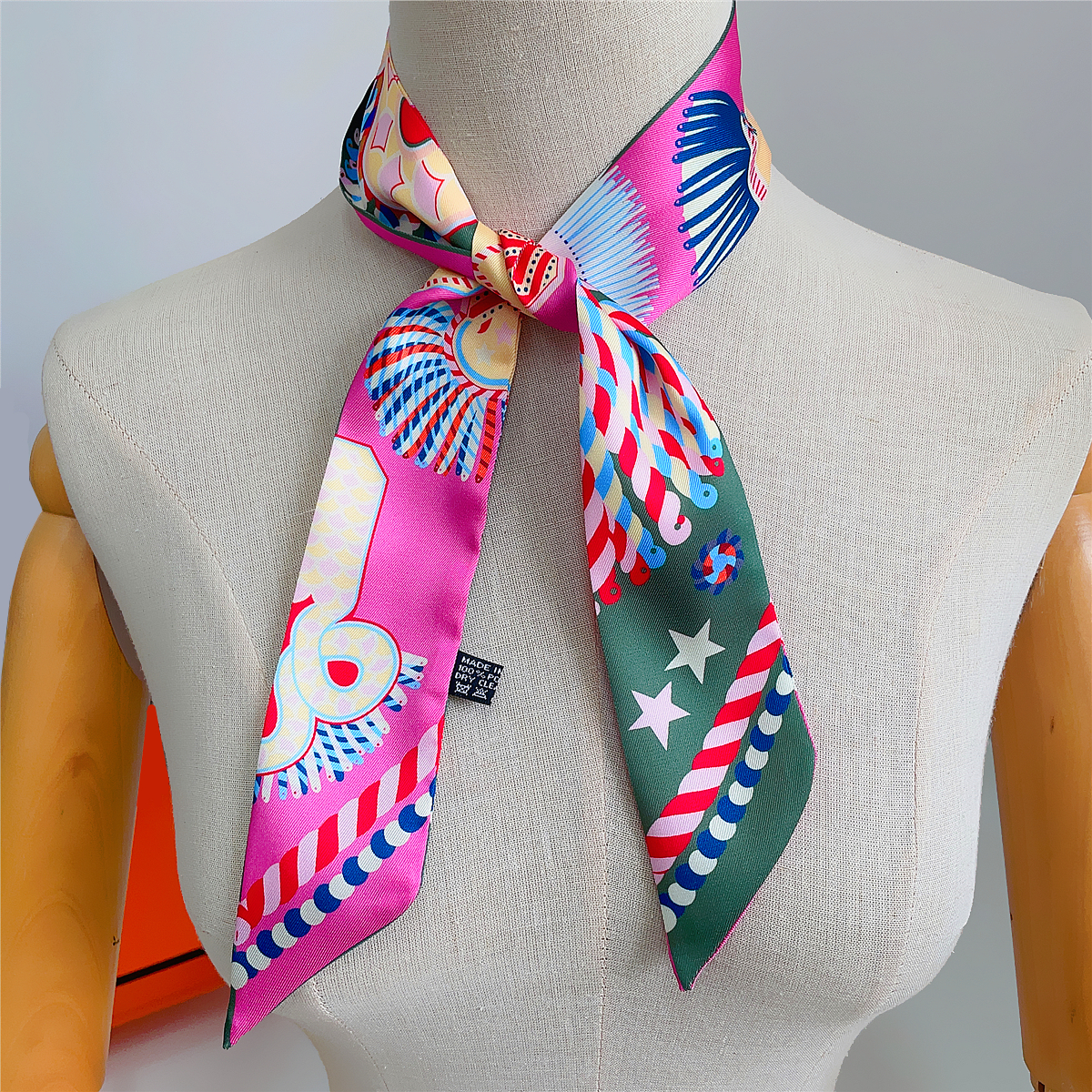 Brand Design Twill 100% Silk S - مراجعة Scarf Silk Square وسعره