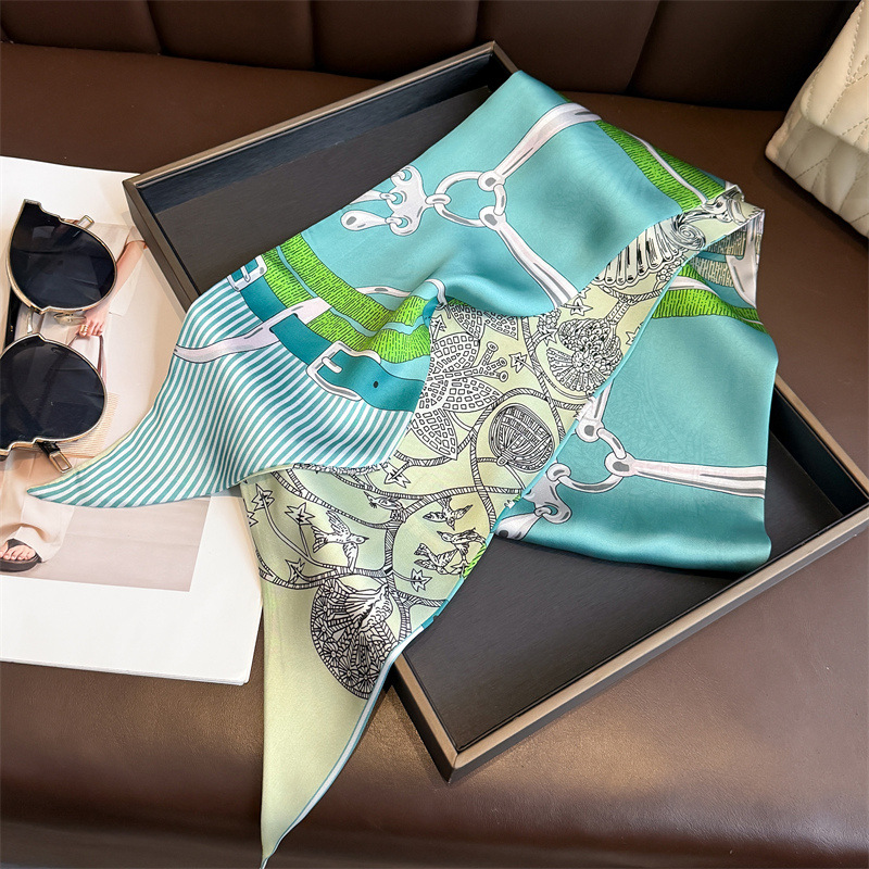 Women's Double-sided Print Sil - مراجعة Ascot Neck Scarf وسعره