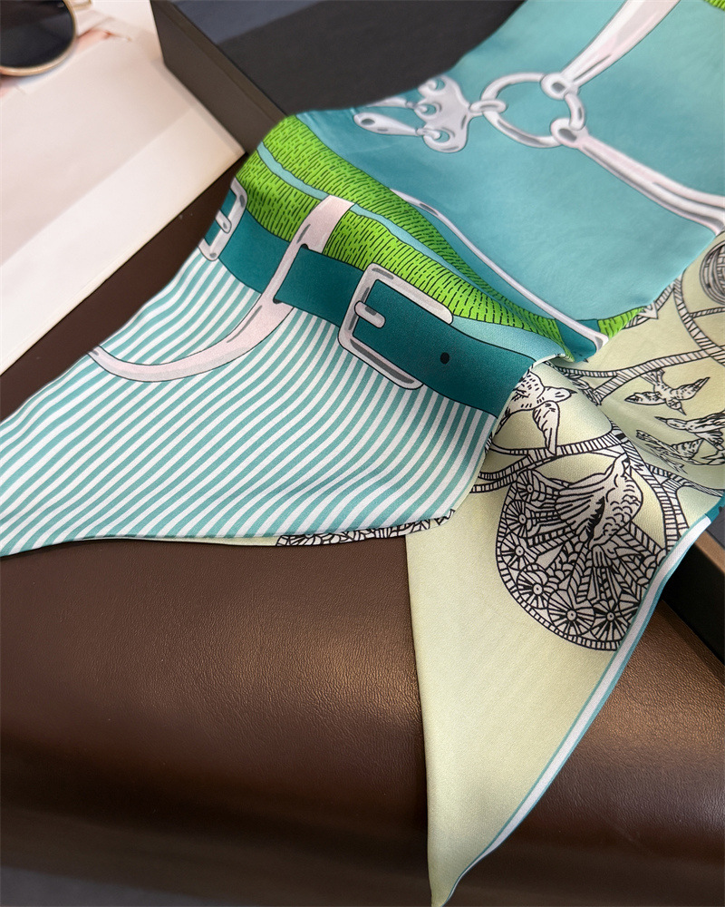 Women's Double-sided Print Sil - مراجعة Ascot Neck Scarf وسعره