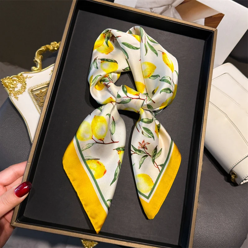 70cm Square Lemon Print Yellow - مراجعة Ascot Neck Scarf وسعره