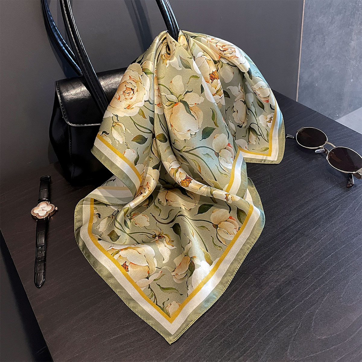Designer Floral Square 65cm Ne - مراجعة Bandana Cotton وسعره