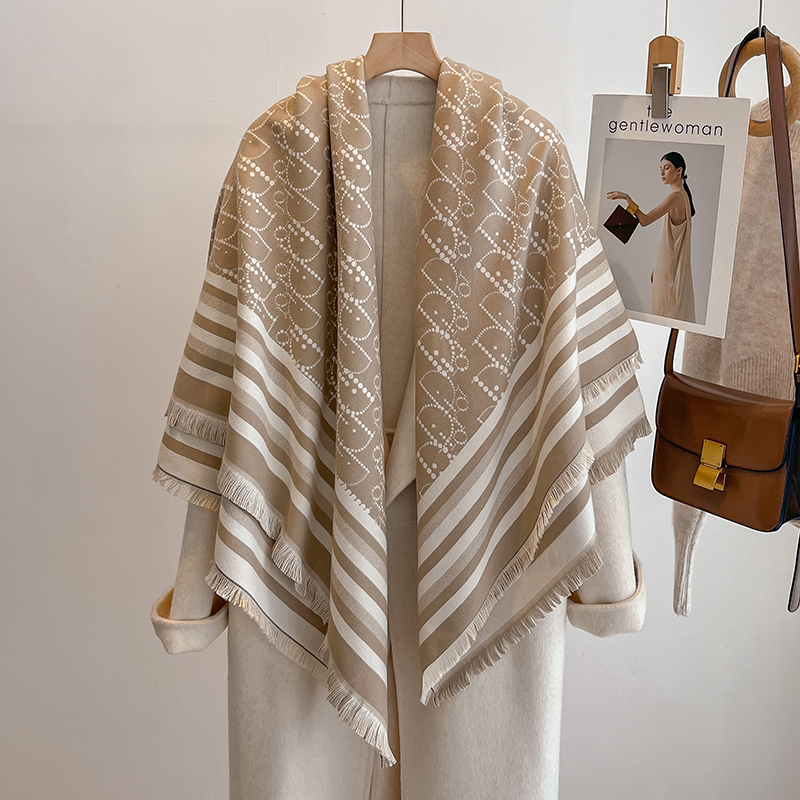 Elegant Striped Design Scarf I - مراجعة Woven Scarf Blanket وسعره